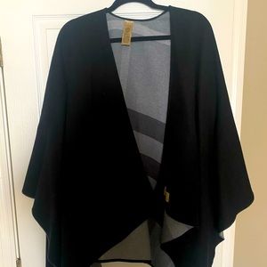 Burberry Charlotte Reversible Wool Cape in Black